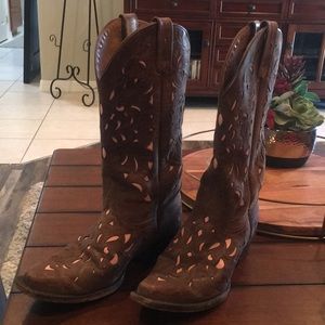 Shyanne boots size 7